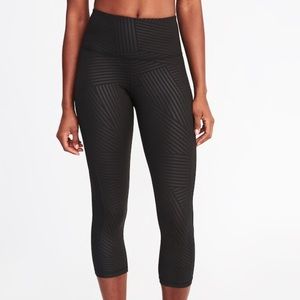 Old Navy compression cropped leggings